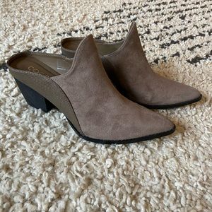 Matisse mules 8.5